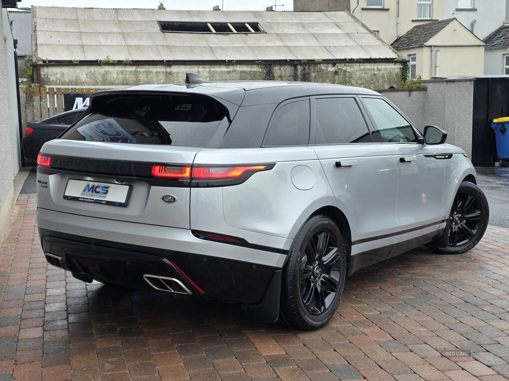Jan 2018 Land Rover Range Rover Velar 3.0 D300 R-Dynamic SE 5dr Auto