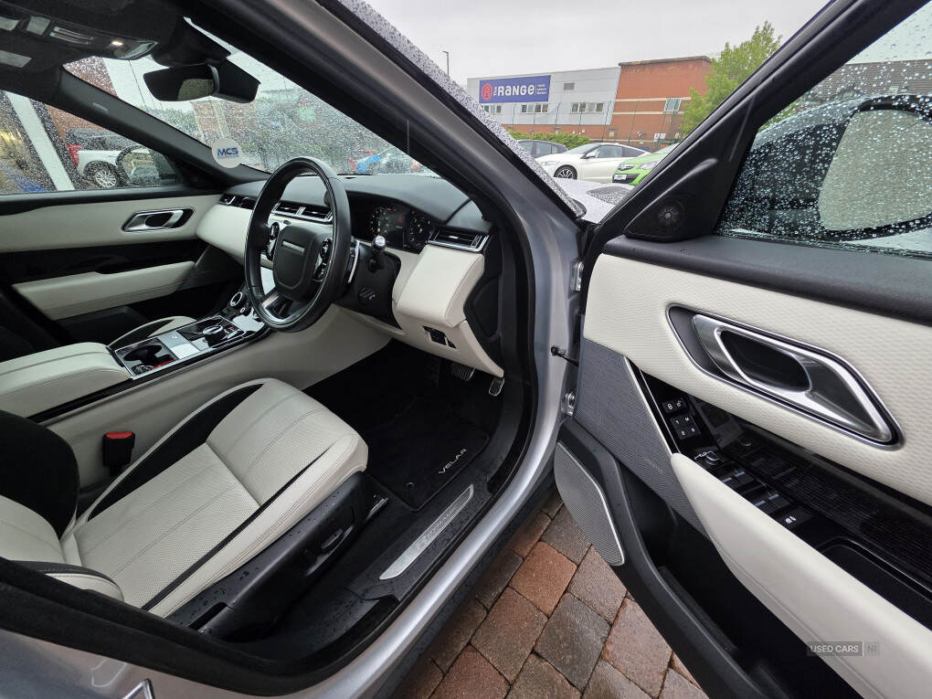 Jan 2018 Land Rover Range Rover Velar 3.0 D300 R-Dynamic SE 5dr Auto