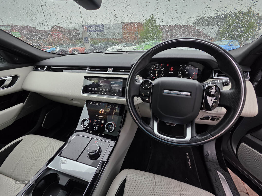 Jan 2018 Land Rover Range Rover Velar 3.0 D300 R-Dynamic SE 5dr Auto