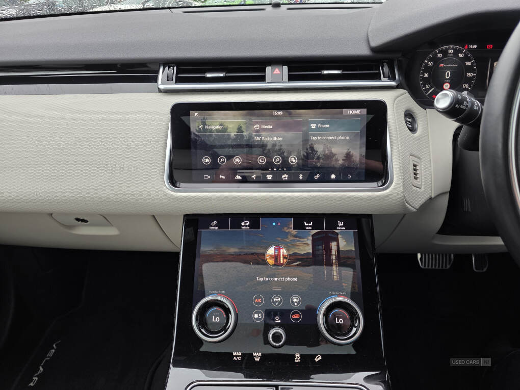 Jan 2018 Land Rover Range Rover Velar 3.0 D300 R-Dynamic SE 5dr Auto