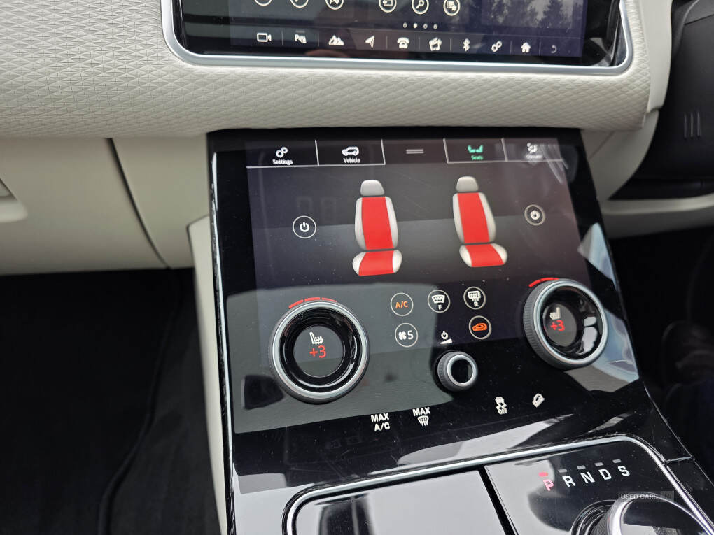 Jan 2018 Land Rover Range Rover Velar 3.0 D300 R-Dynamic SE 5dr Auto