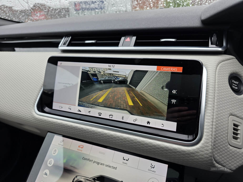 Jan 2018 Land Rover Range Rover Velar 3.0 D300 R-Dynamic SE 5dr Auto