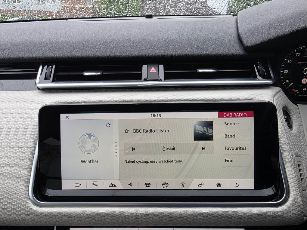 Jan 2018 Land Rover Range Rover Velar 3.0 D300 R-Dynamic SE 5dr Auto