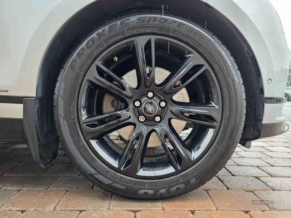 Jan 2018 Land Rover Range Rover Velar 3.0 D300 R-Dynamic SE 5dr Auto