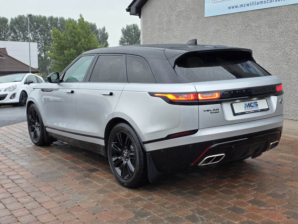 Jan 2018 Land Rover Range Rover Velar 3.0 D300 R-Dynamic SE 5dr Auto