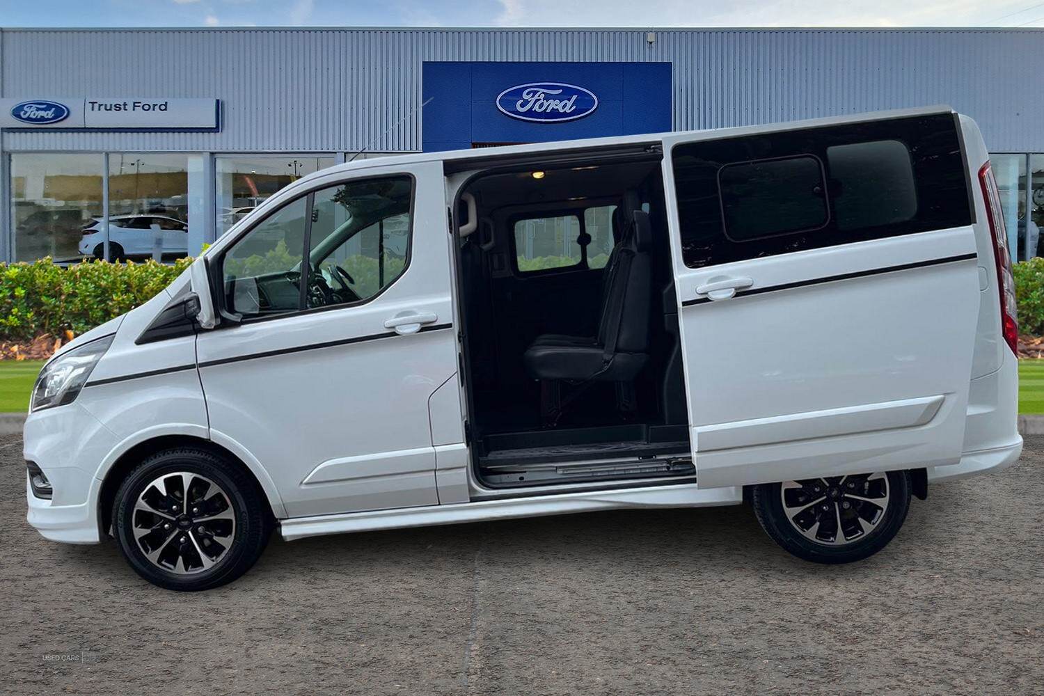 Nov 2023 Ford Transit Custom 2.0 EcoBlue 170ps Low Roof D/Cab Sport Van Auto