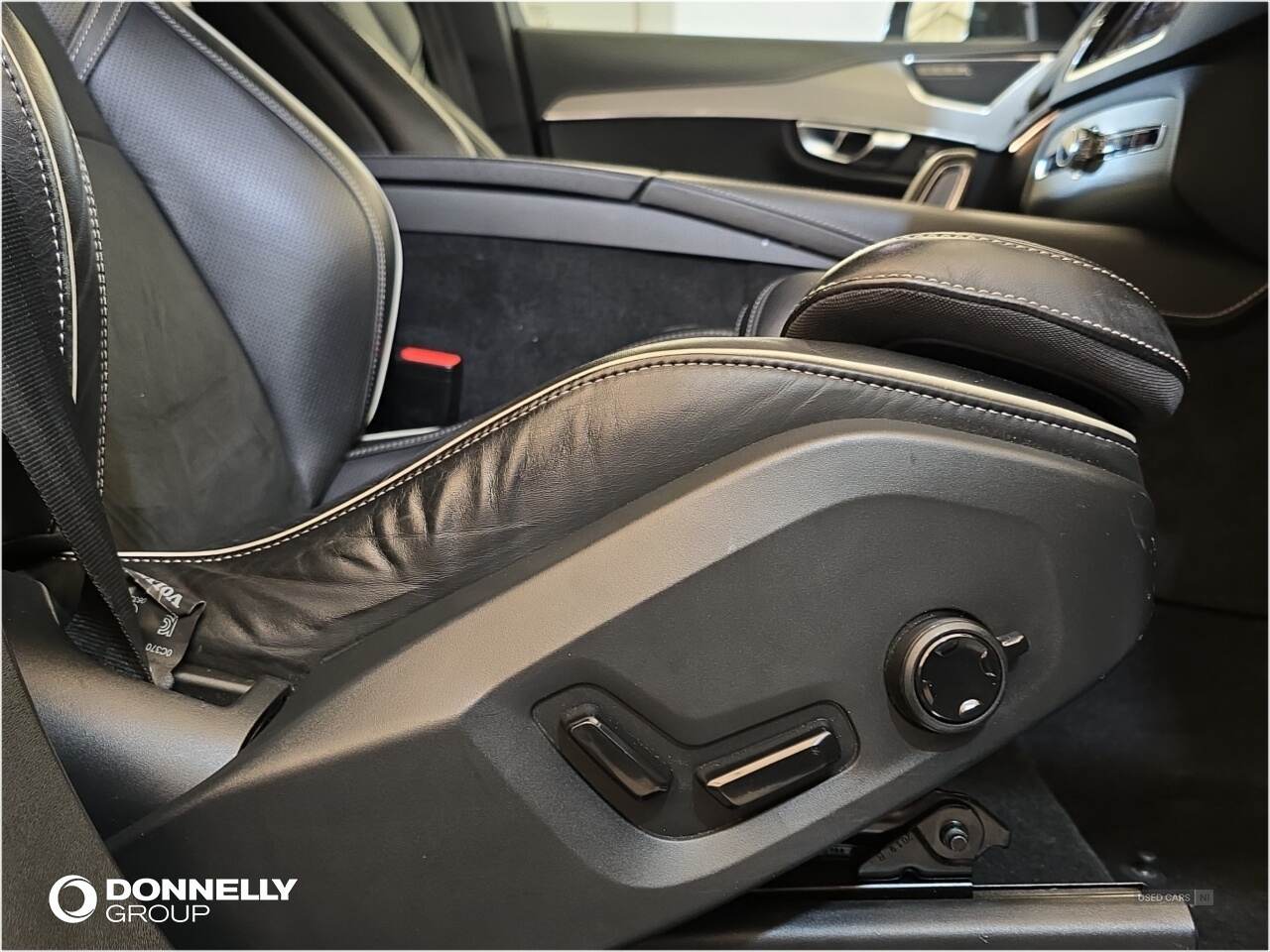 May 2021 Volvo XC90 2.0 T8 Recharge PHEV R DESIGN 5dr AWD Auto