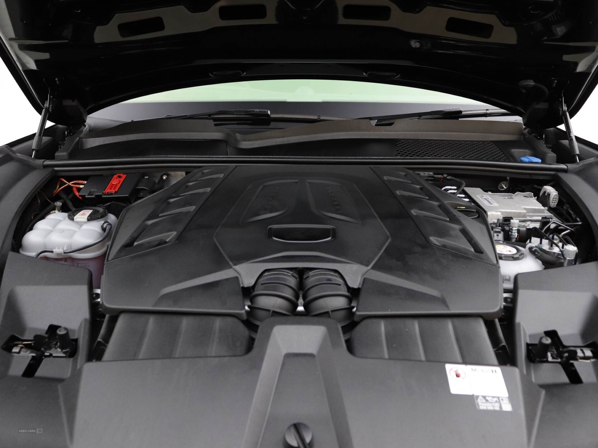  2024 Porsche Cayenne Turbo E-Hybrid 5dr Tiptronic S