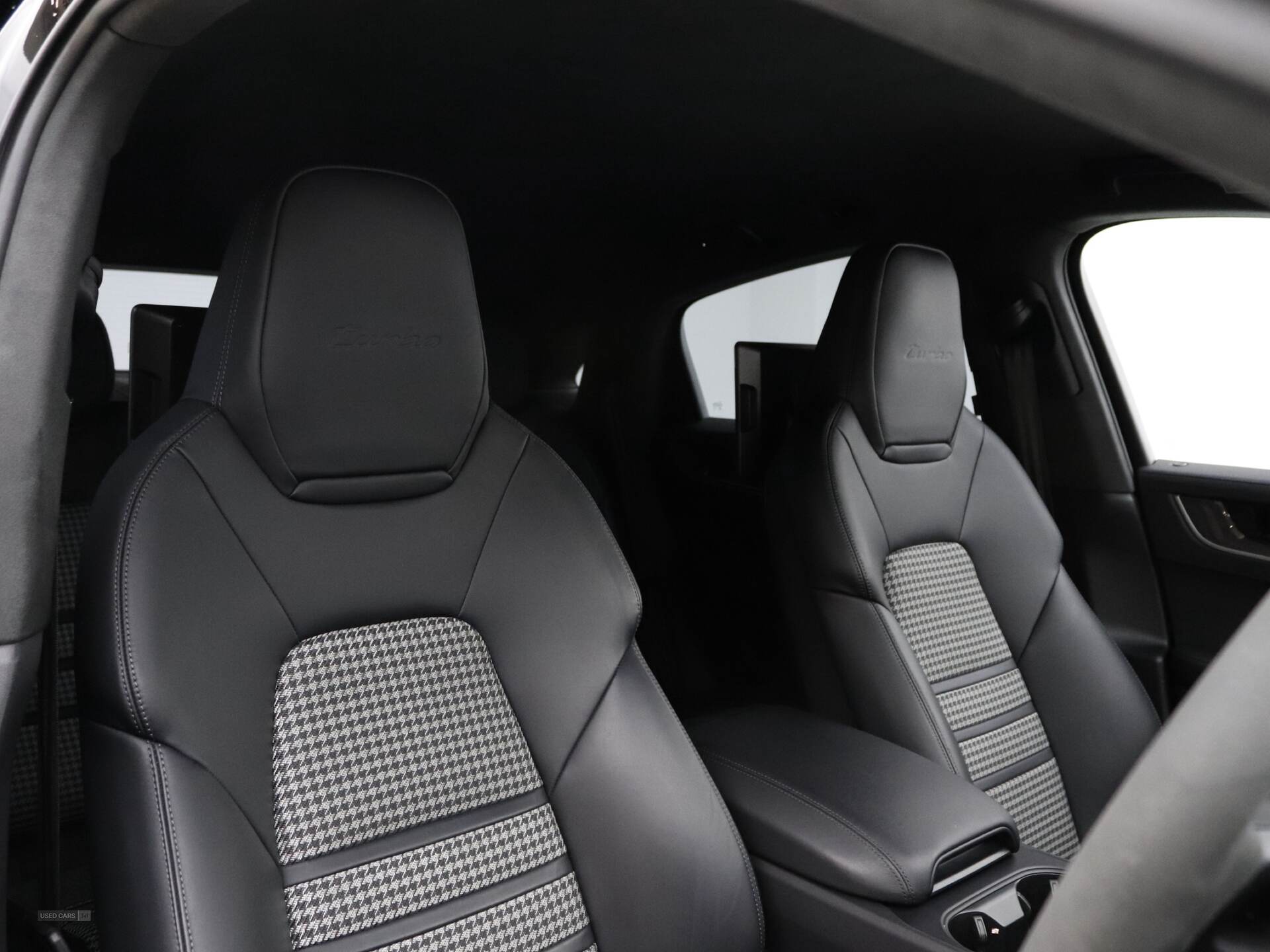  2024 Porsche Cayenne Turbo E-Hybrid 5dr Tiptronic S