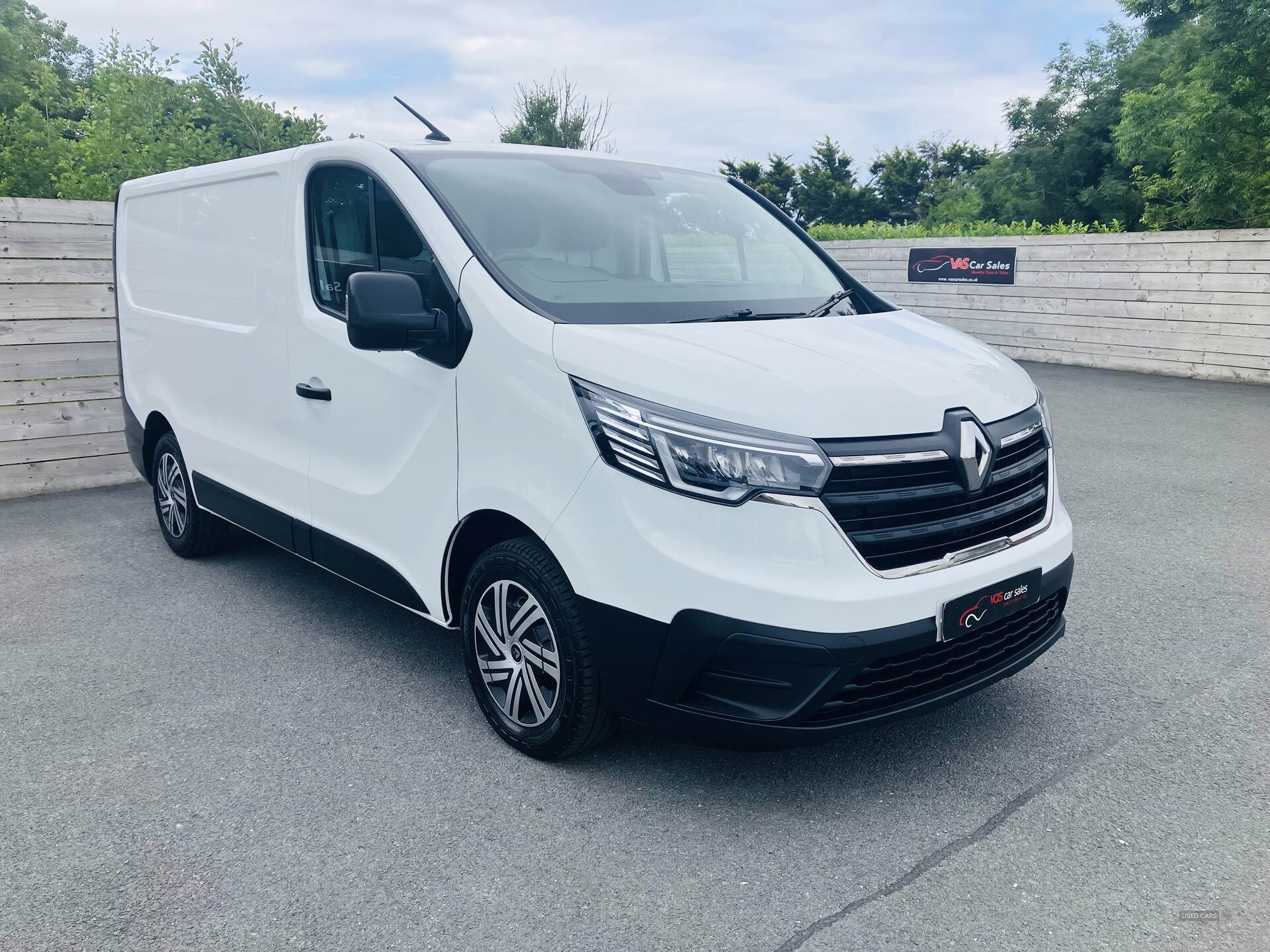 Renault Trafic SWB DIESEL in Down