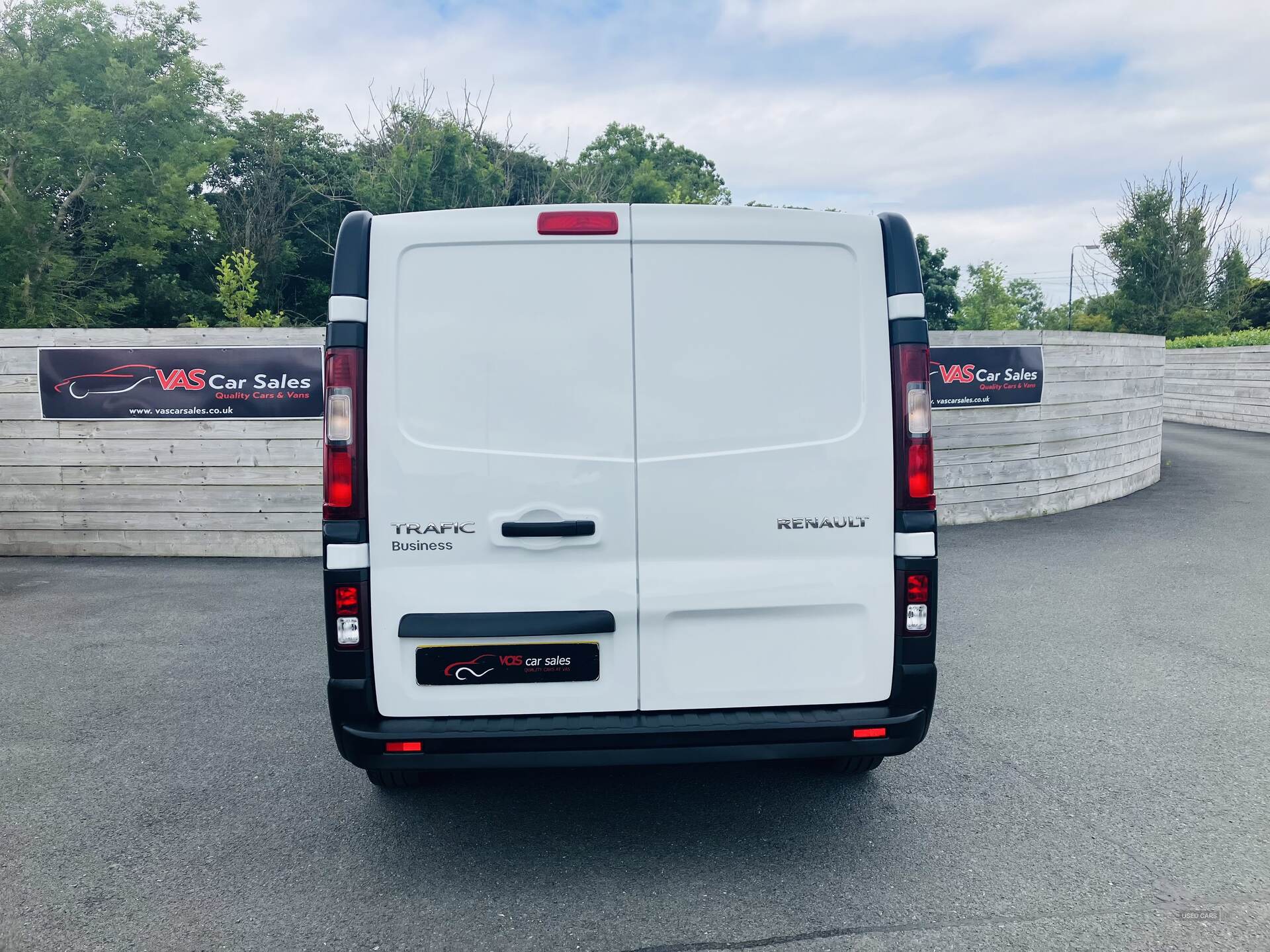Renault Trafic SWB DIESEL in Down