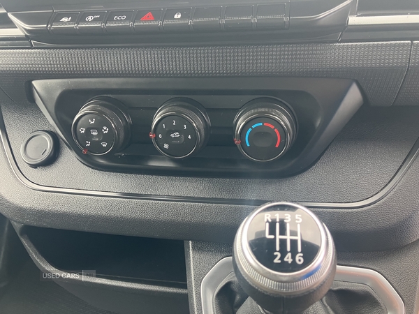 Renault Trafic SWB DIESEL in Down