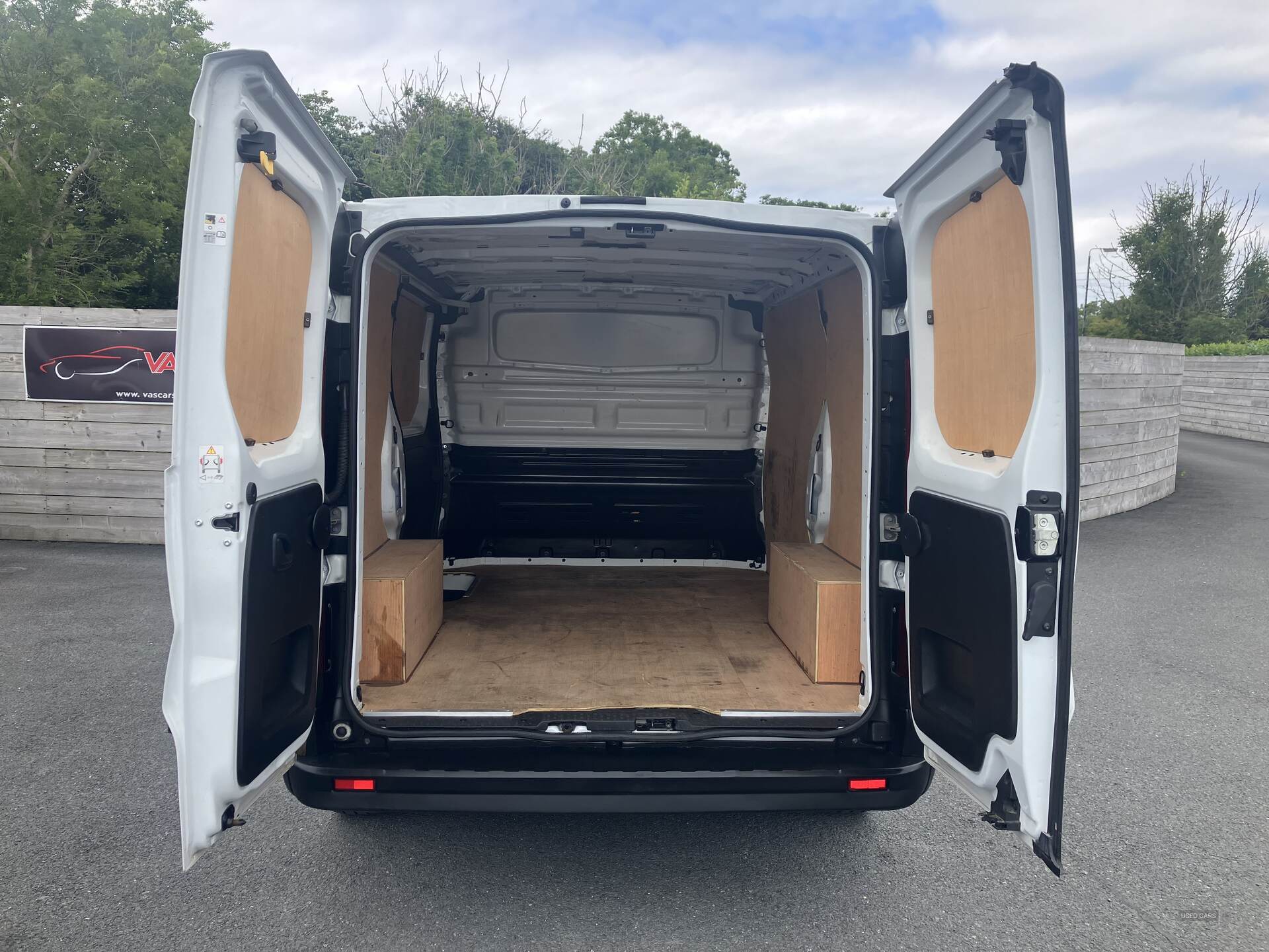 Renault Trafic SWB DIESEL in Down
