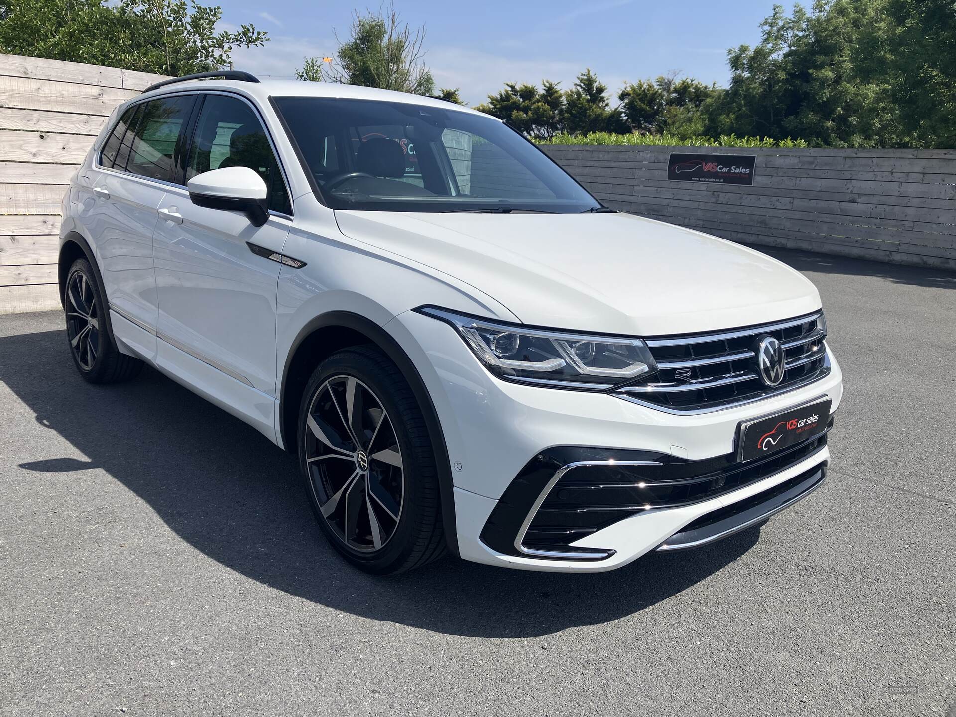 Volkswagen Tiguan ESTATE in Down