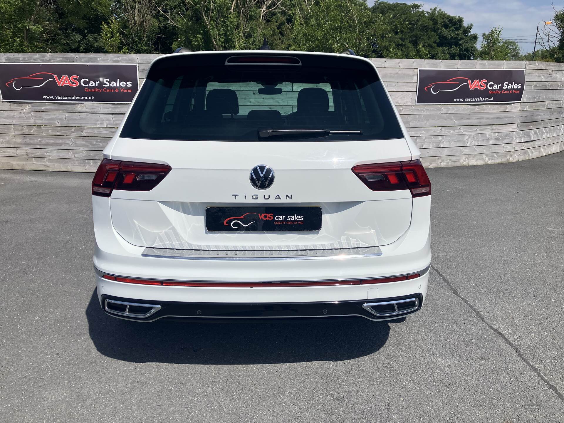 Volkswagen Tiguan ESTATE in Down