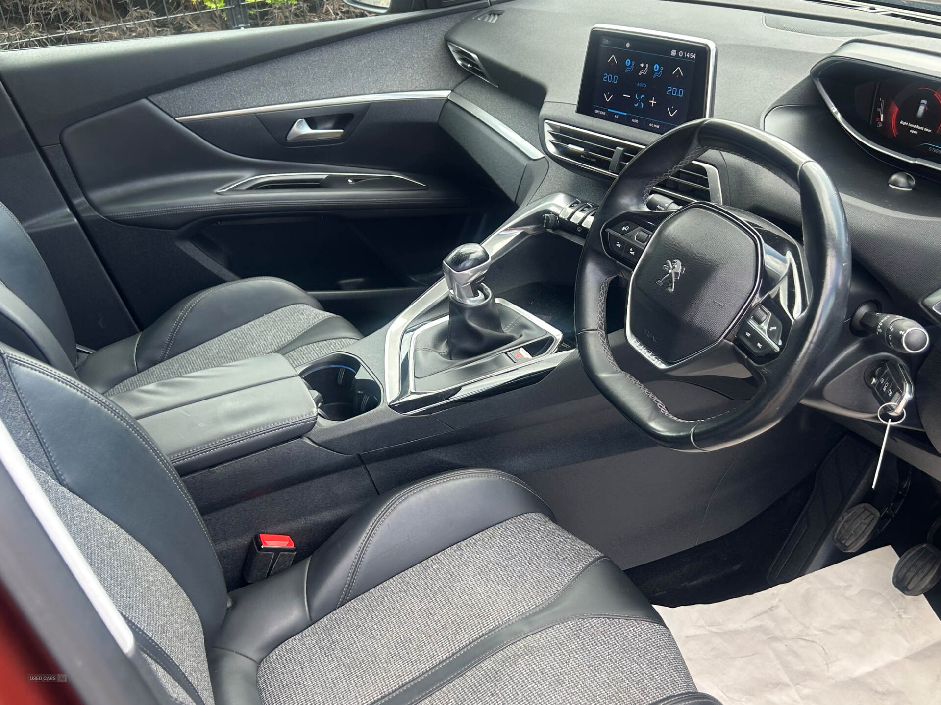 Jan 2018 Peugeot 3008 1.6 BlueHDi 120 Allure 5dr