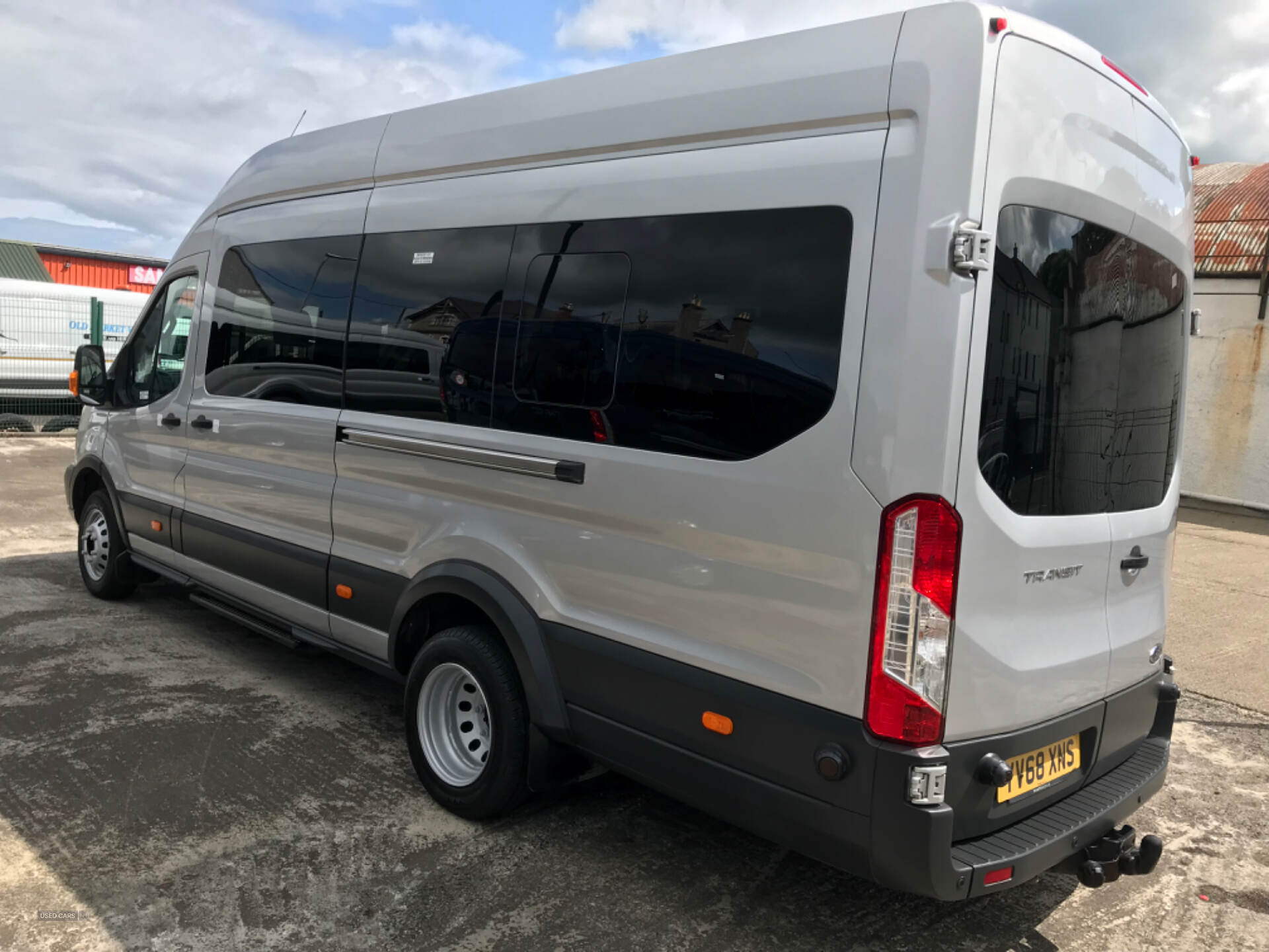 Ford Transit 460 L4 MINIBUS DIESEL RWD in Antrim
