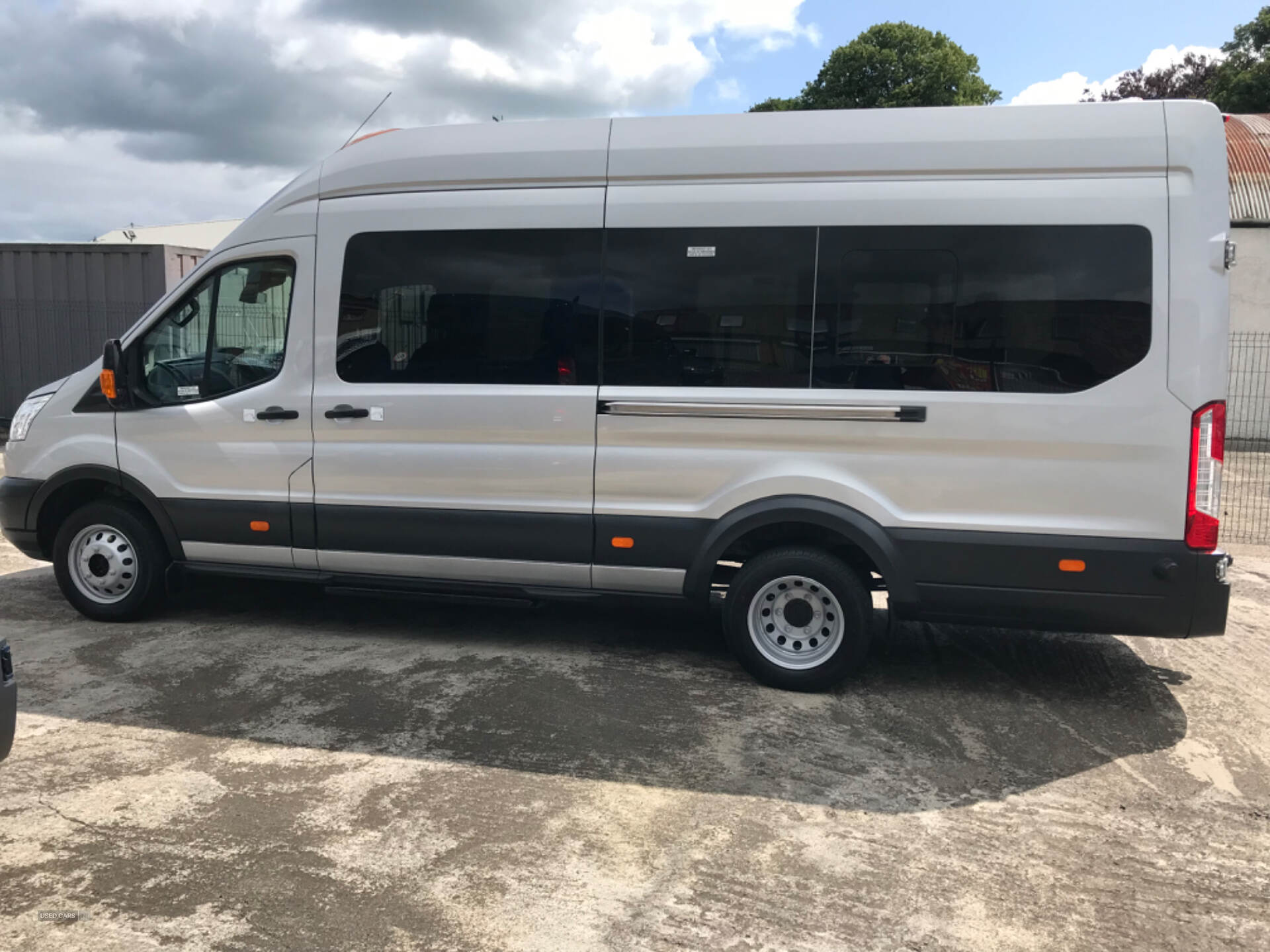 Ford Transit 460 L4 MINIBUS DIESEL RWD in Antrim