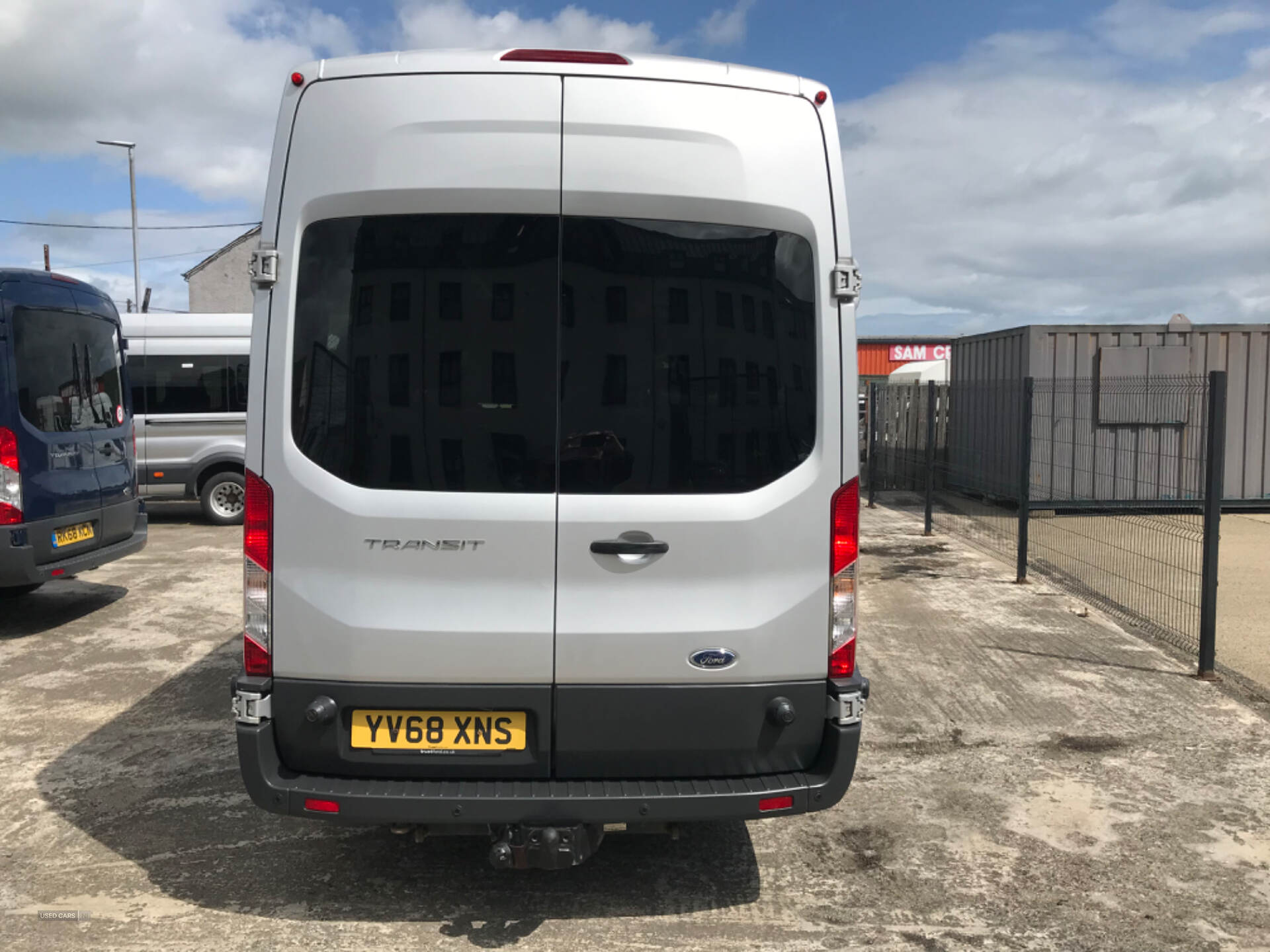 Ford Transit 460 L4 MINIBUS DIESEL RWD in Antrim