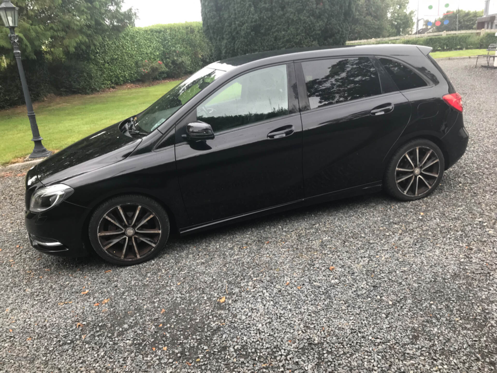 Mercedes B-Class DIESEL HATCHBACK in Down