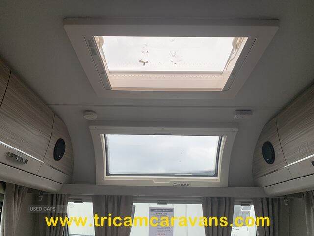 2021 Elddis Avante 586/6, Fixed Bunks, 1 Owner