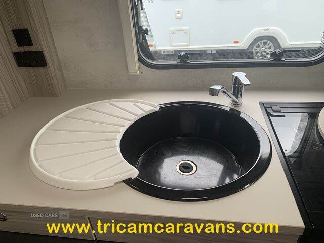 2021 Elddis Avante 586/6, Fixed Bunks, 1 Owner
