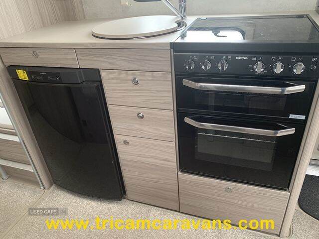2021 Elddis Avante 586/6, Fixed Bunks, 1 Owner