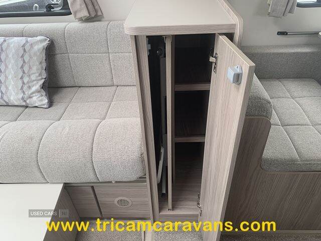 2021 Elddis Avante 586/6, Fixed Bunks, 1 Owner