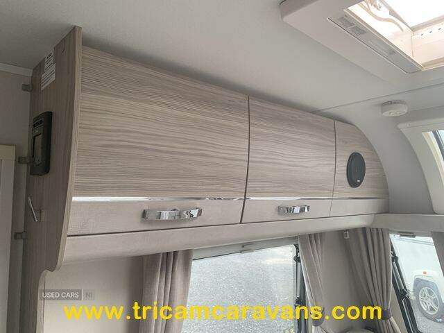  2021 Elddis Avante 586/6, Fixed Bunks, 1 Owner