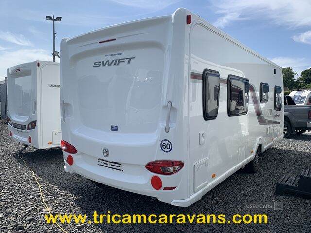  2012 Swift Challenger 580/4, Transverse Bed