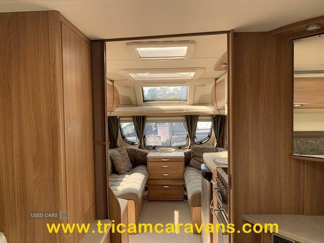  2012 Swift Challenger 580/4, Transverse Bed