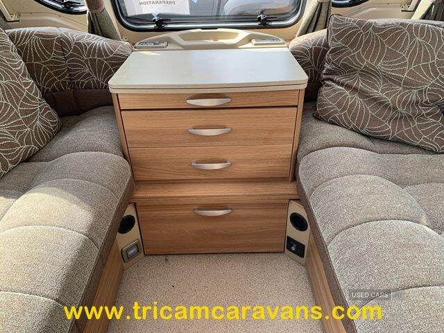  2012 Swift Challenger 580/4, Transverse Bed