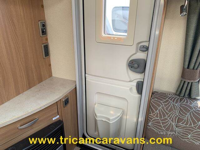 2012 Swift Challenger 580/4, Transverse Bed
