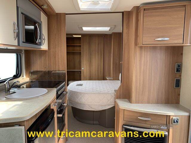  2012 Swift Challenger 580/4, Transverse Bed