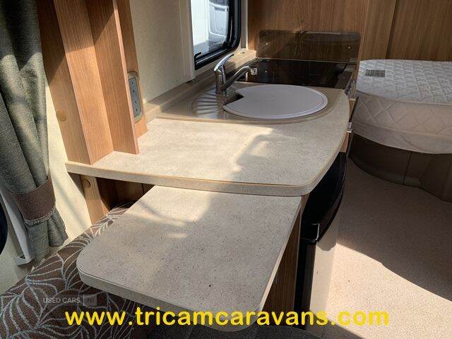  2012 Swift Challenger 580/4, Transverse Bed