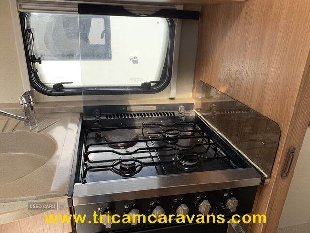  2012 Swift Challenger 580/4, Transverse Bed