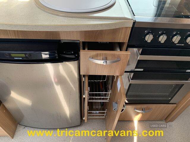  2012 Swift Challenger 580/4, Transverse Bed