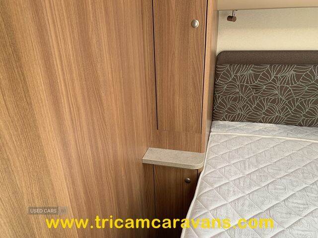  2012 Swift Challenger 580/4, Transverse Bed