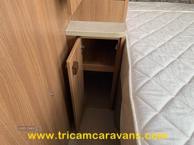  2012 Swift Challenger 580/4, Transverse Bed