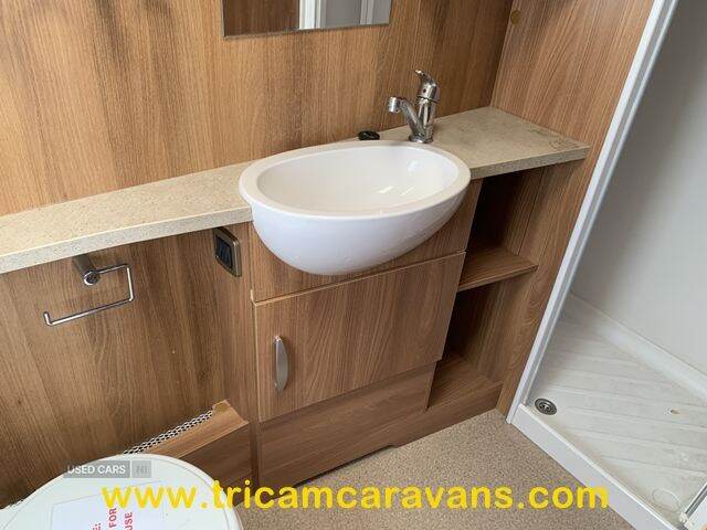  2012 Swift Challenger 580/4, Transverse Bed