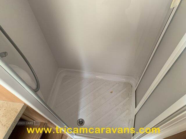 2012 Swift Challenger 580/4, Transverse Bed