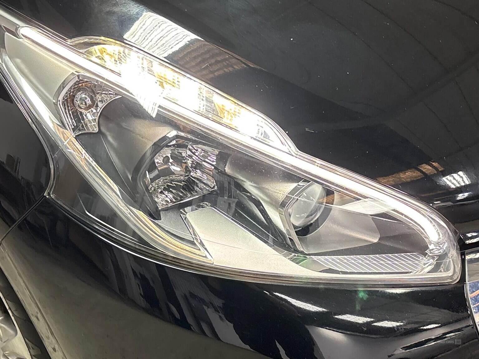 Dec 2017 Peugeot 208 1.2 Puretech 82 Active 5Dr