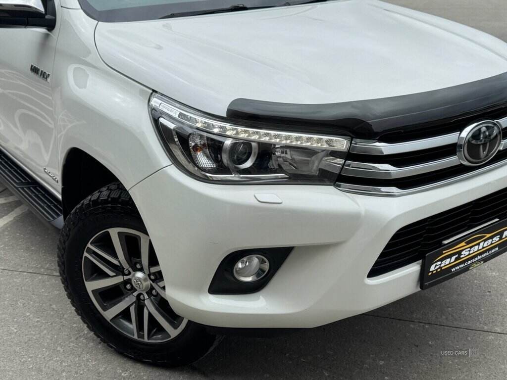 Nov 2019 Toyota Hi-lux Invincible D/Cab Pick Up 2.4 D-4D Auto