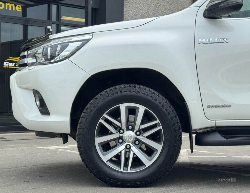 Nov 2019 Toyota Hi-lux Invincible D/Cab Pick Up 2.4 D-4D Auto