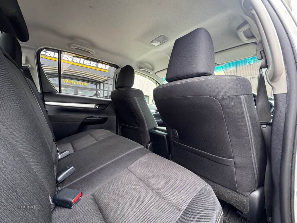Nov 2019 Toyota Hi-lux Invincible D/Cab Pick Up 2.4 D-4D Auto