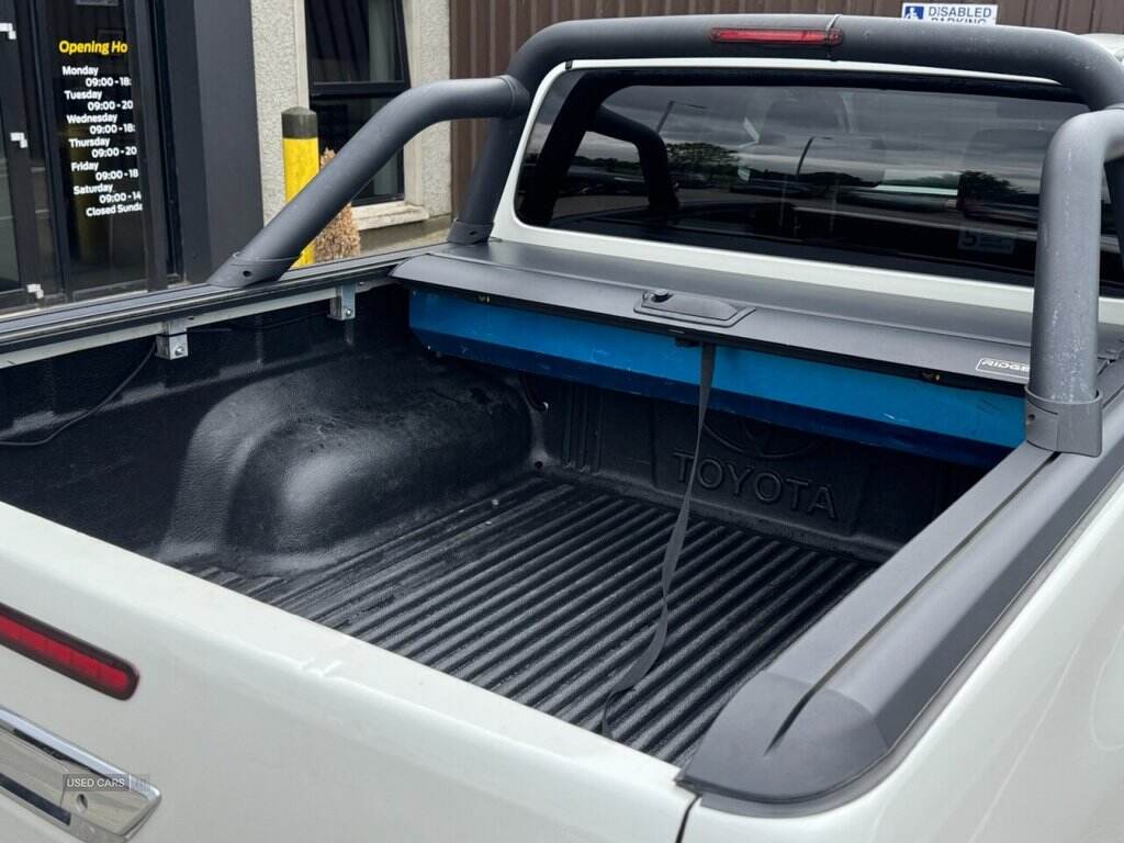 Nov 2019 Toyota Hi-lux Invincible D/Cab Pick Up 2.4 D-4D Auto