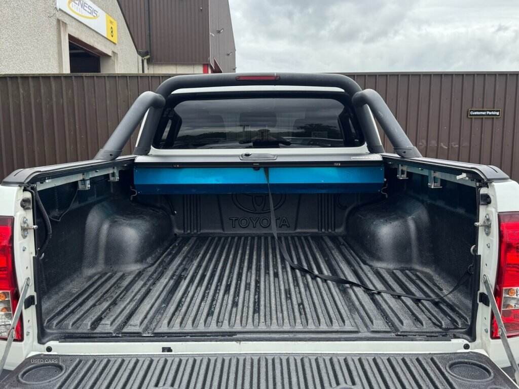 Nov 2019 Toyota Hi-lux Invincible D/Cab Pick Up 2.4 D-4D Auto