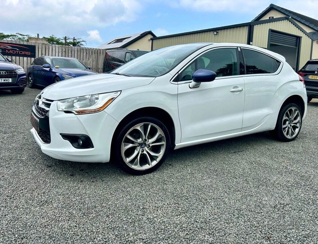 Citroen DS4 1.6 e-HDi Airdream DStyle Nav Hatchback 5dr Diesel Manual Euro 5 (s/s) (115 ps) in Antrim