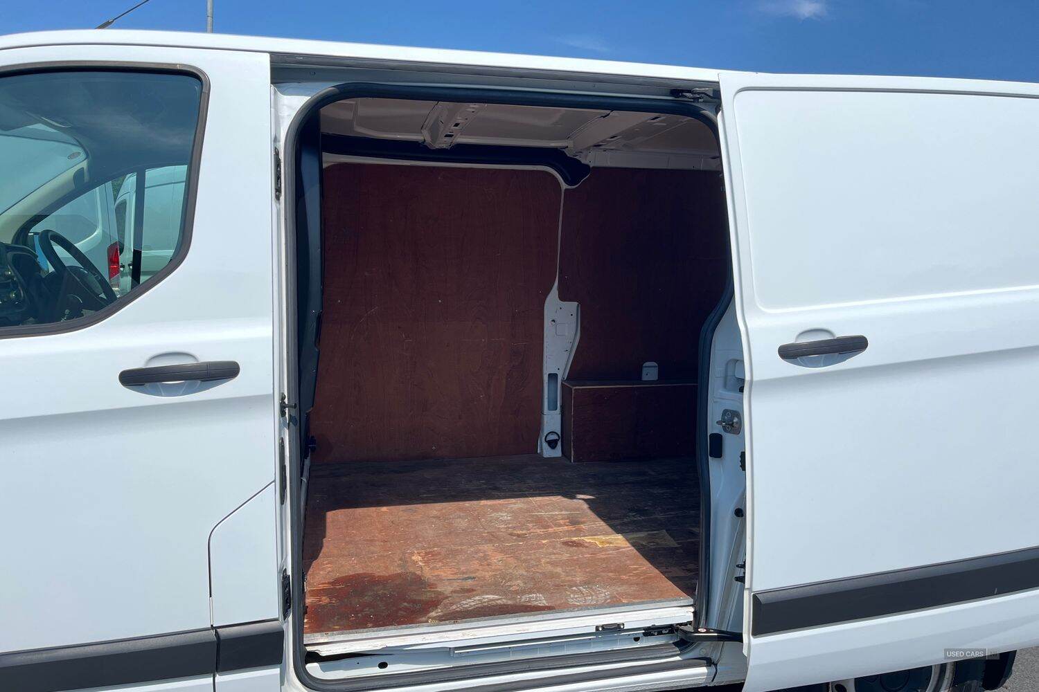 Nov 2021 Ford Transit Custom 2.0 EcoBlue 130ps Low Roof Leader Van