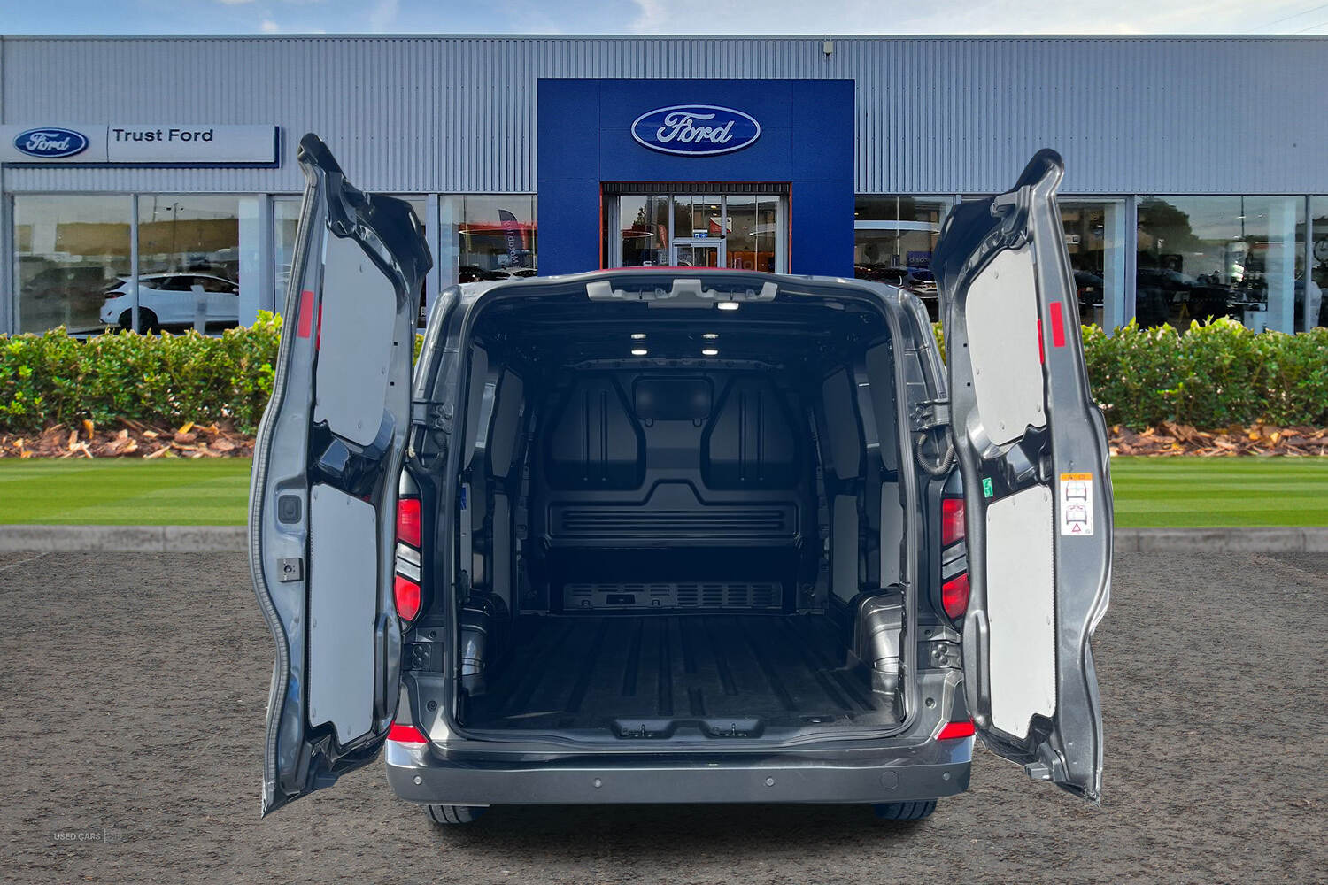 Oct 2024 Ford Transit Custom 2.0 EcoBlue 136ps H1 Van Limited